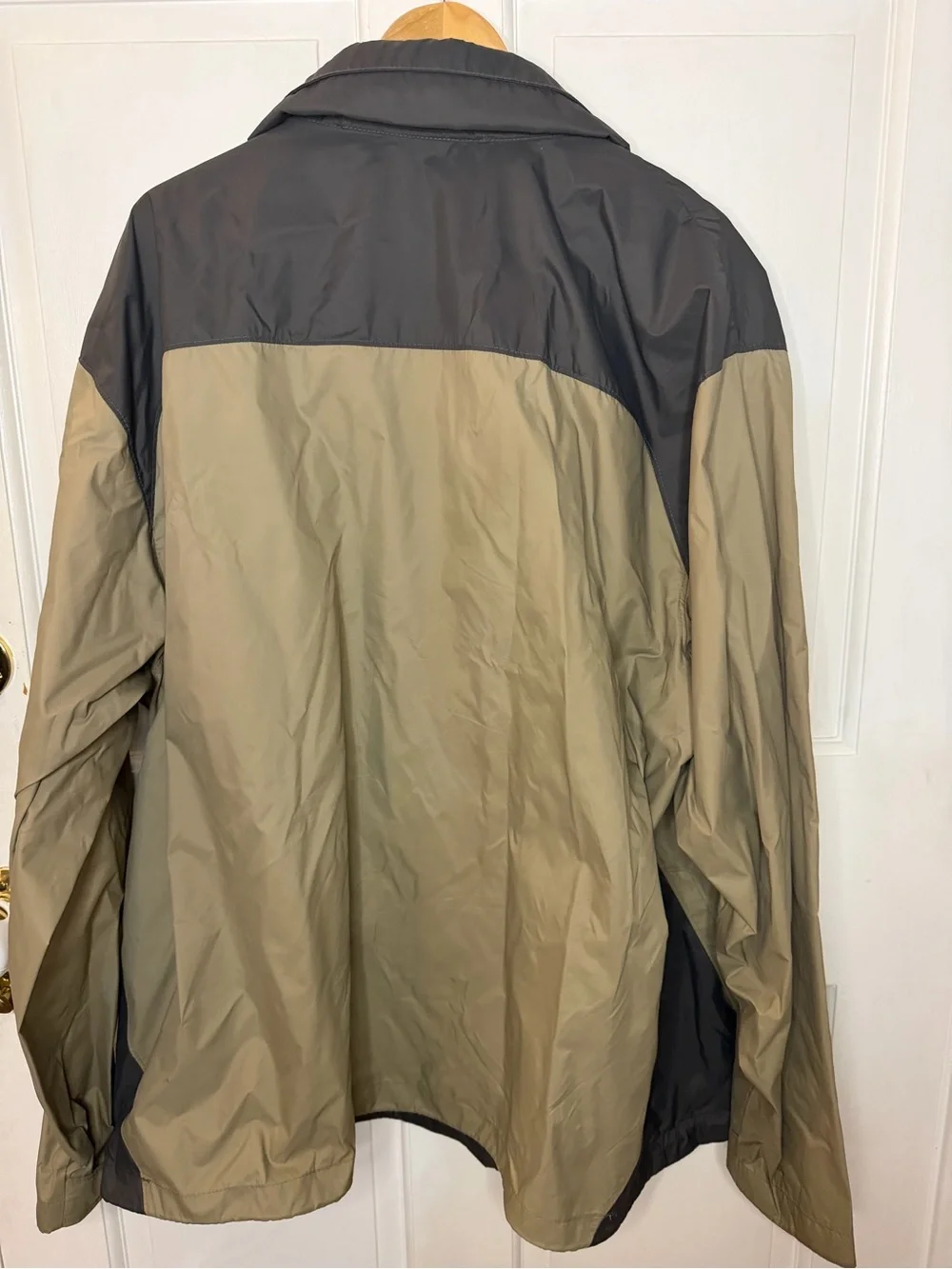 Columbia Men's 3X Big & Tall Colorblock Windbreaker Jacket Full Zip Beige/Black